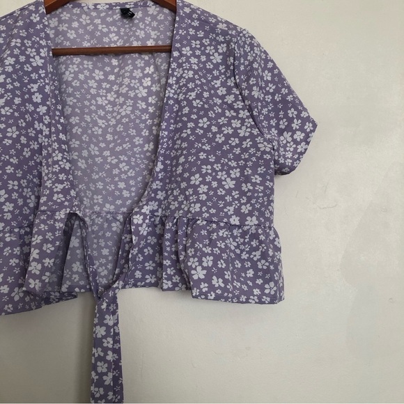 Floral Baby doll tie front crop top - Picture 4 of 5